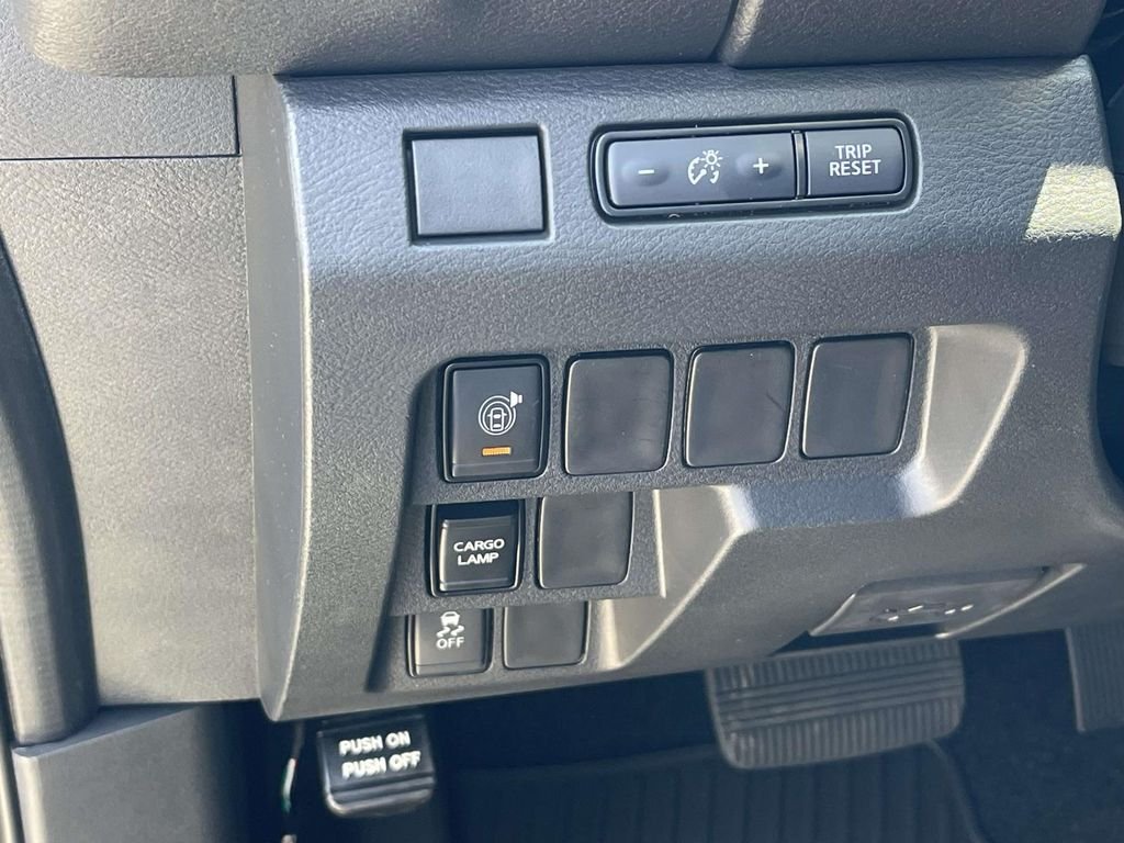 New 2026 Boulder Gray Pearl Nissan Crew Cab SV image 18