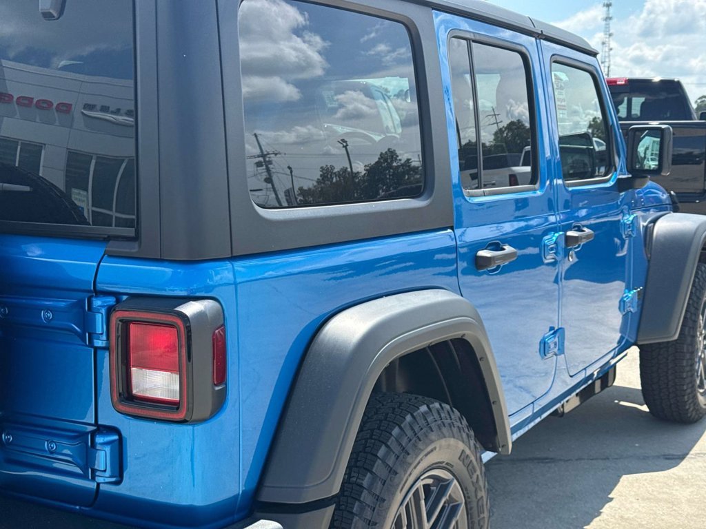 New 2027 Hydro Blue Pearlcoat Jeep Sport S image 16