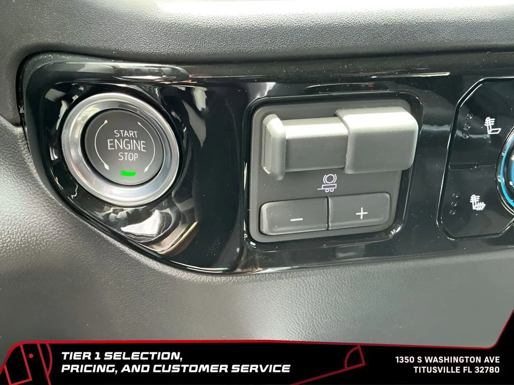 New 2026 Sterling Metallic GMC Elevation image 24