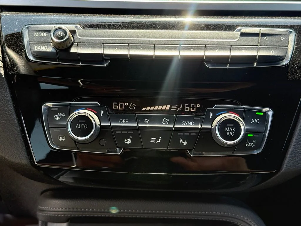 Used 2020 Black BMW sDrive28i image 27