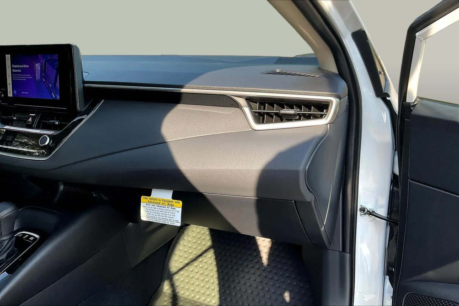 Used 2026 Ice Cap Toyota Hybrid LE image 18