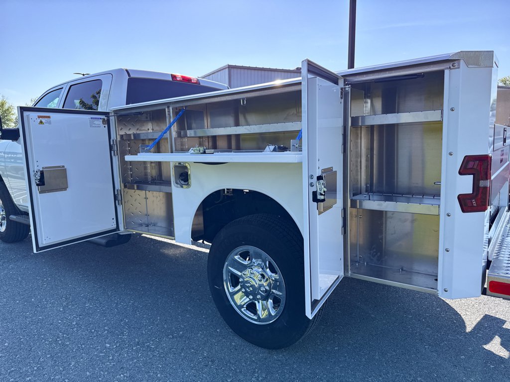 New 2026 Bright White Clear-Coat Exterior Paint RAM Tradesman image 25