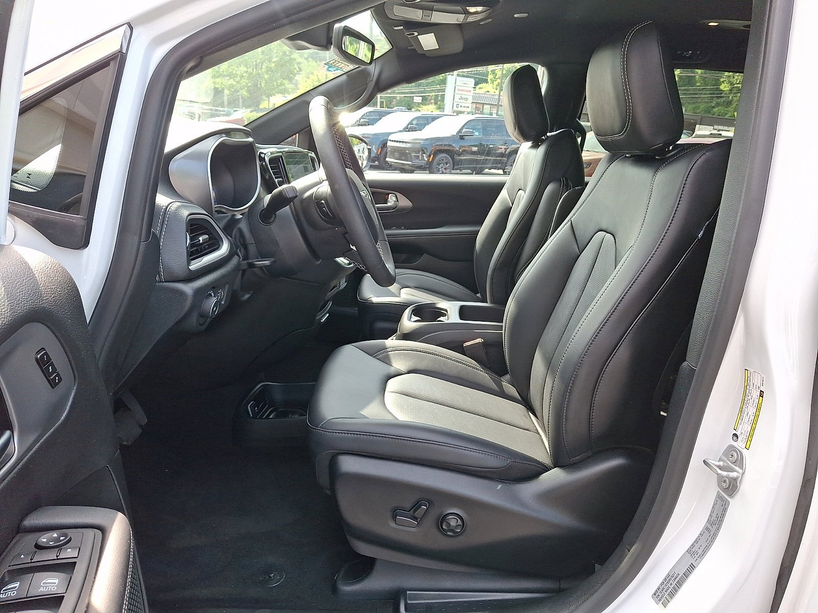 Used 2025 Bright White Clearcoat Chrysler Hybrid Select image 15