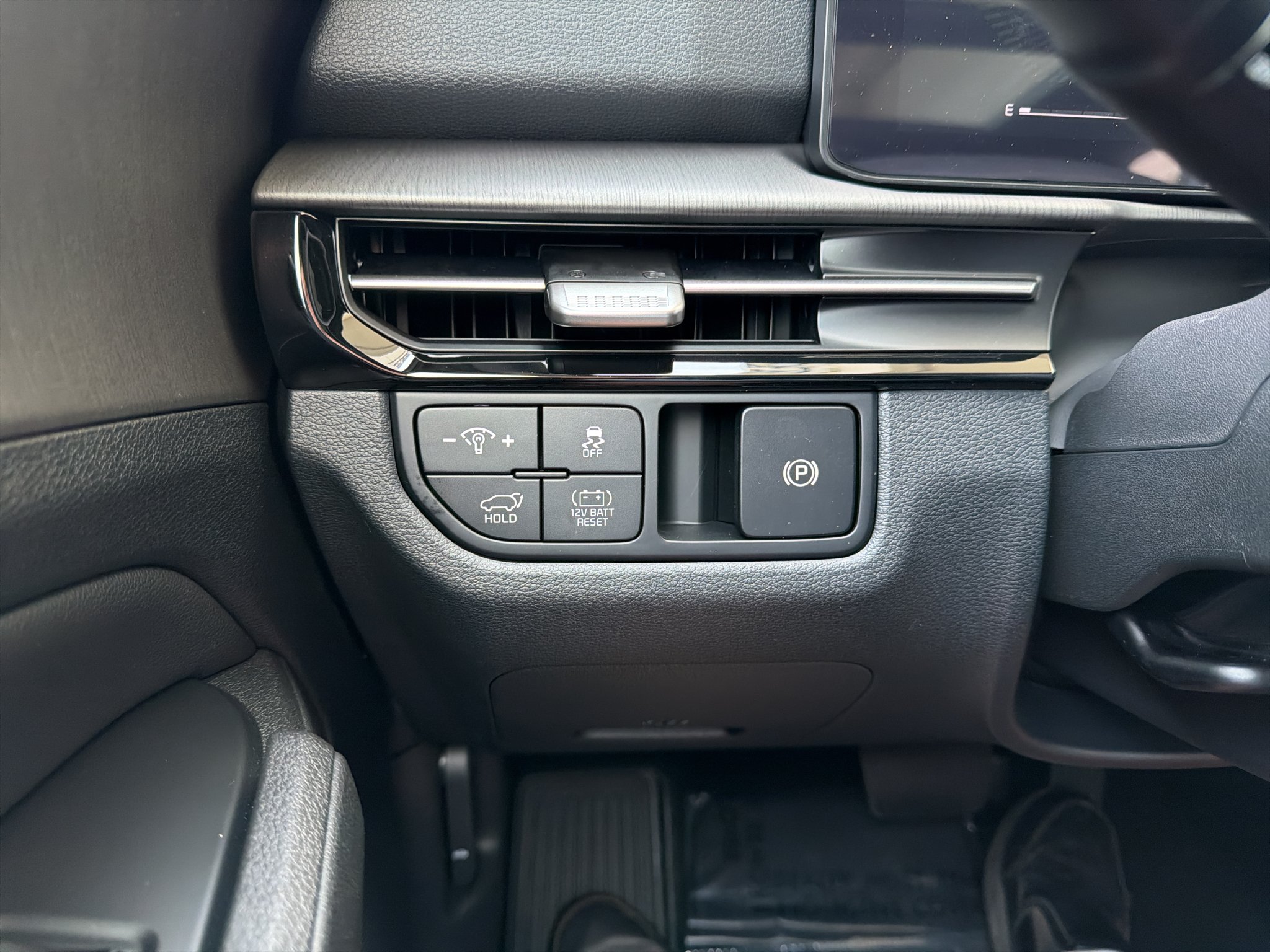 New 2027 Heritage Blue Kia X-Line image 28