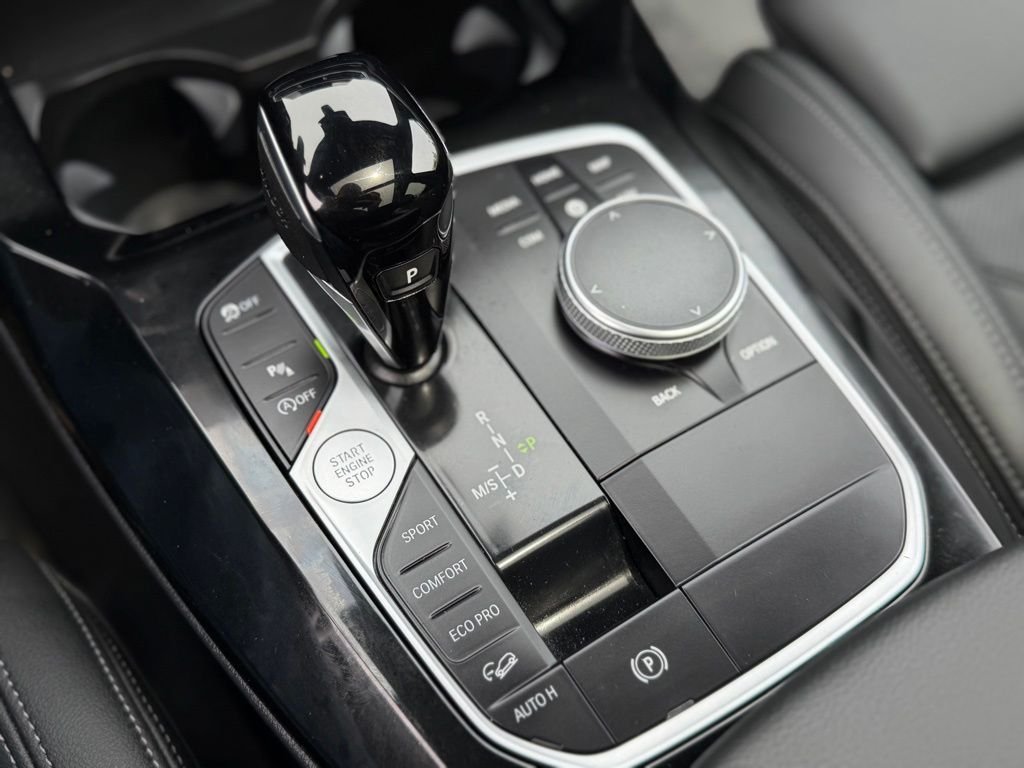 Used 2024 Gray BMW xDrive30i image 15
