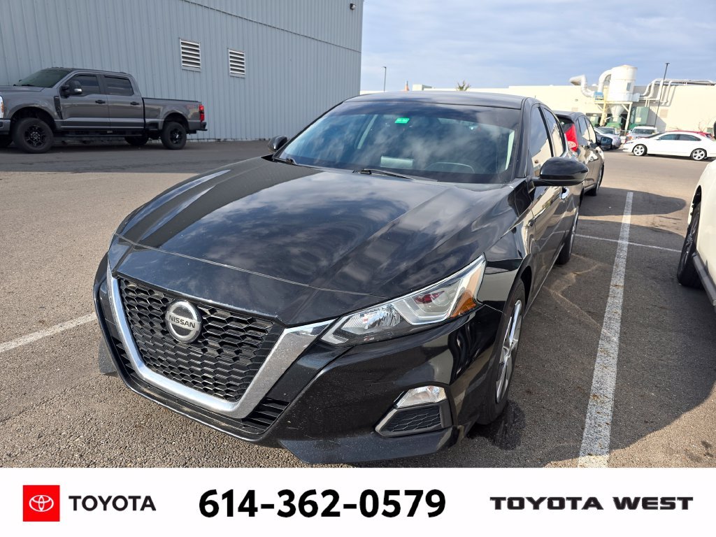Used 2020 Black Nissan 2.5 S image 3