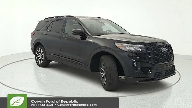 Certified Used 2026 Black Metallic Ford ST-Line image 8