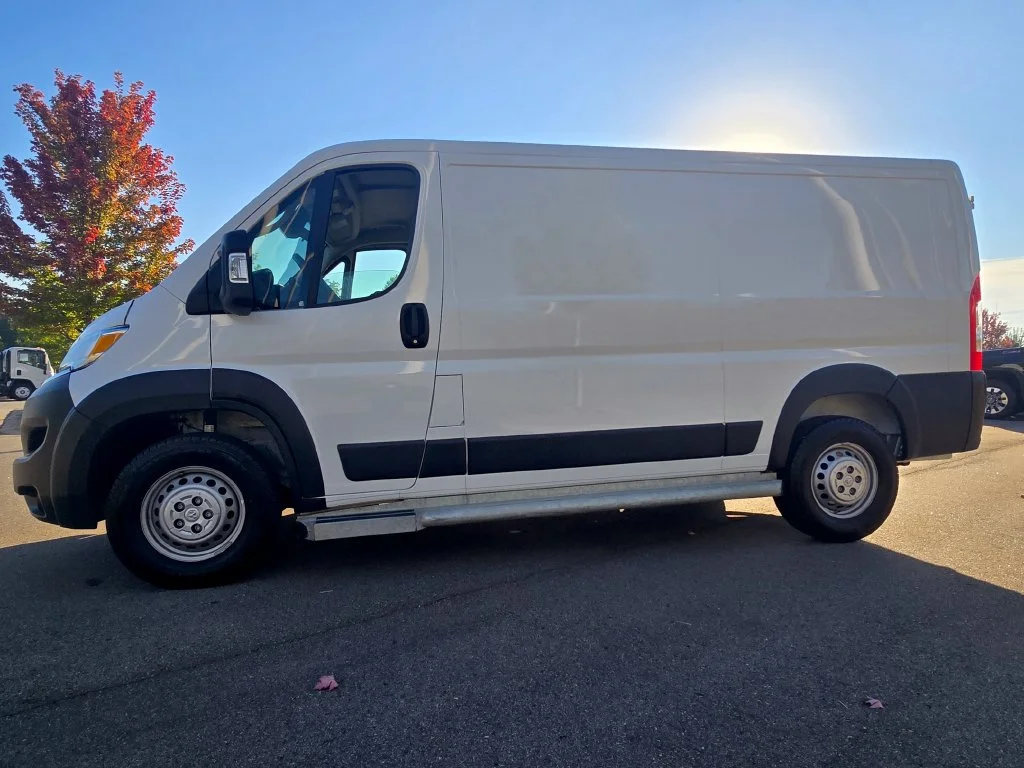 Used 2025 White Ram Base image 8