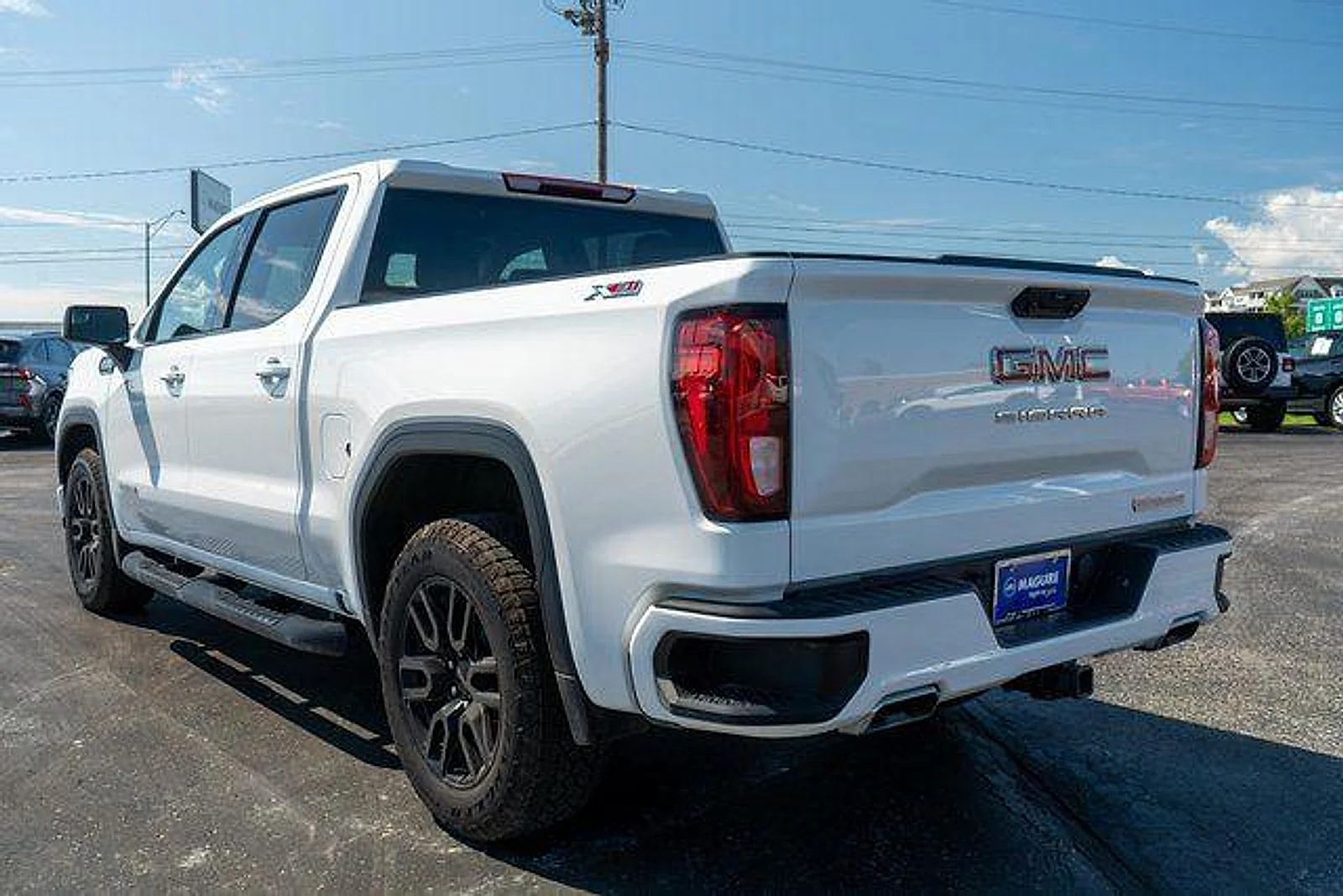 Used 2025 Summit White GMC Elevation image 8