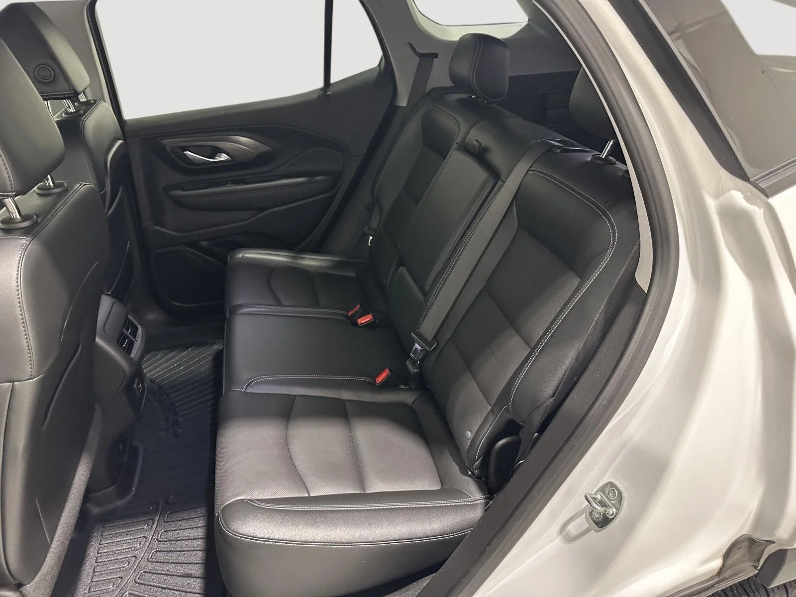 Used 2023 SUMMIT WHITE GMC SLT image 23