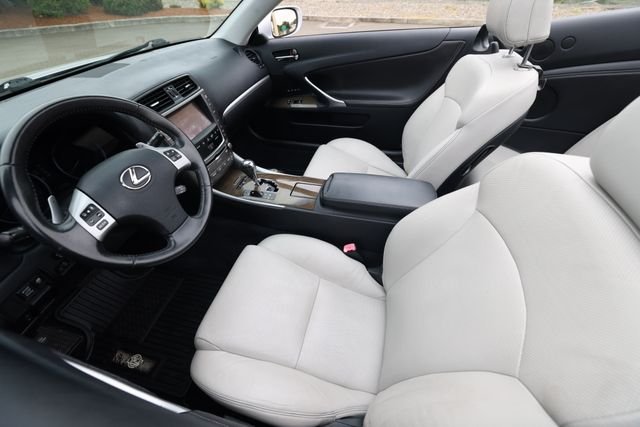 2011 Lexus IS 250 - Photo 18
