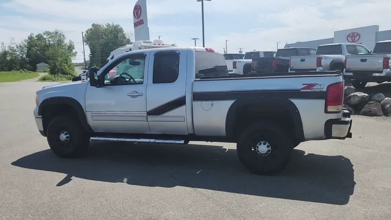Used 2012 Quicksilver Metallic GMC SLT image 6