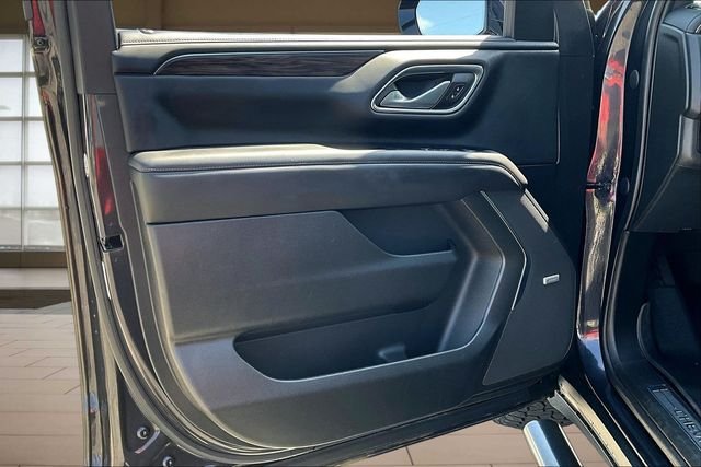 Used 2022 Gray Chevrolet Z71 image 23