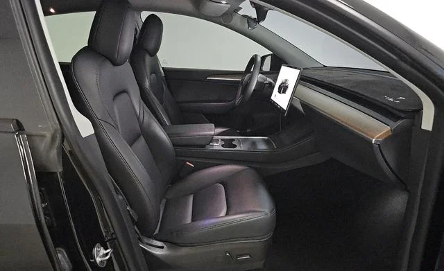 Used 2022  Tesla Long Range image 10