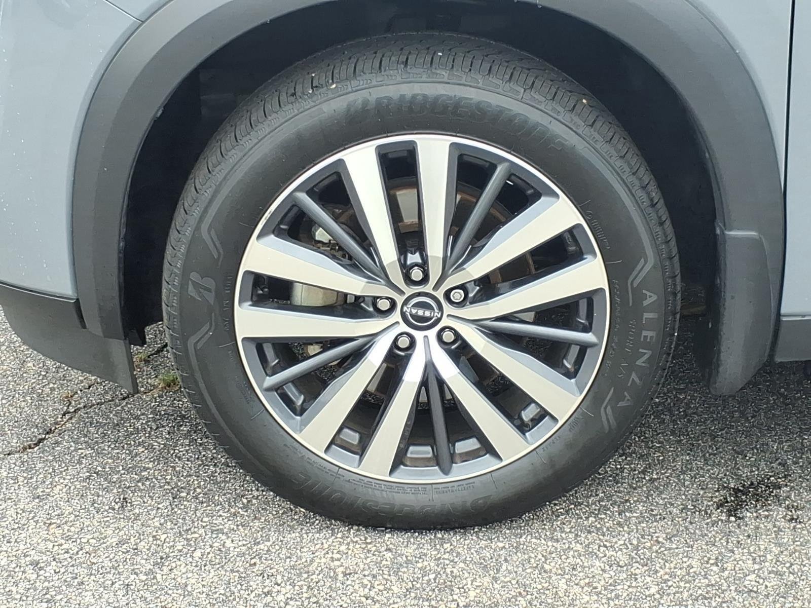 Used 2022 Boulder Gray Pearl Nissan Platinum image 4
