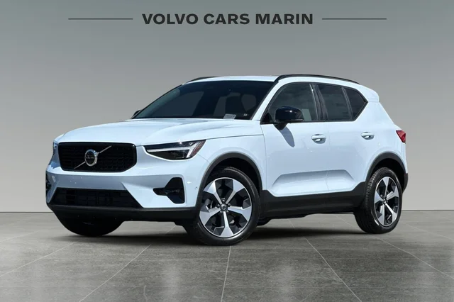 2026 Volvo XC40 2026 Volvo XC40 B5 Plus SUV