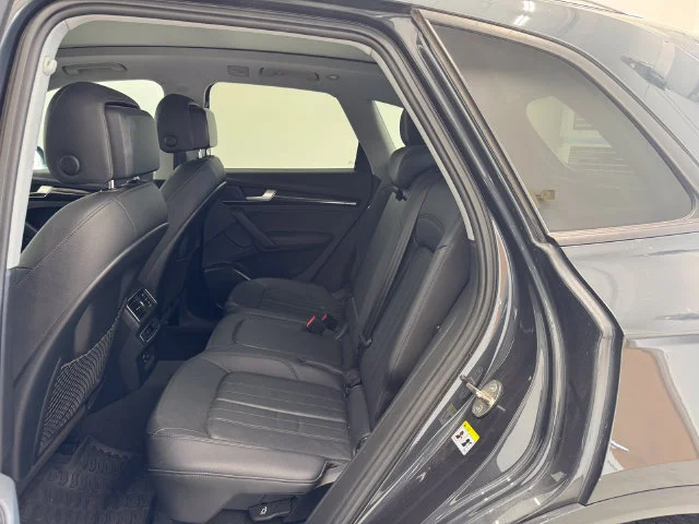 Used 2018 Manhattan Gray Metallic Audi 2.0T Premium image 21