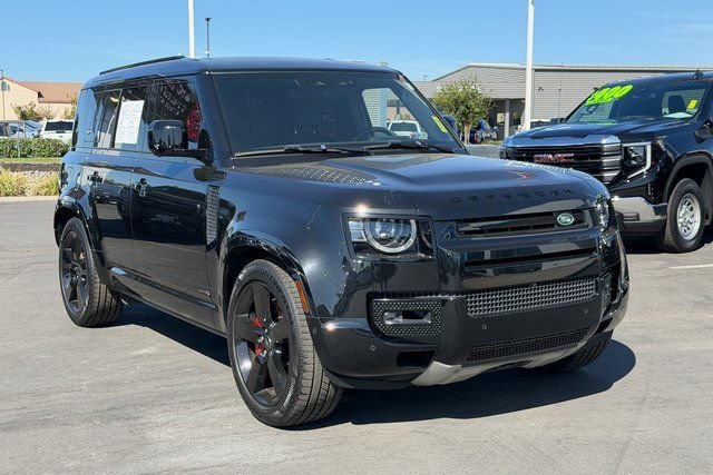 Used 2024  Land Rover X image 1