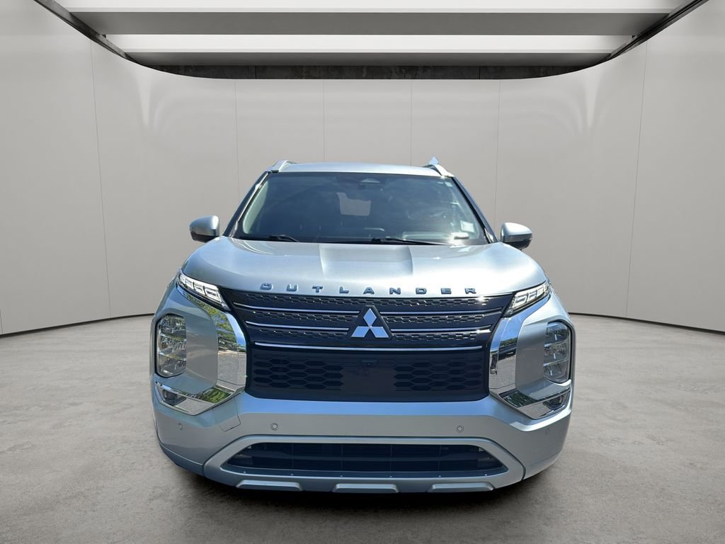 Used 2022 Silver Mitsubishi SEL image 8