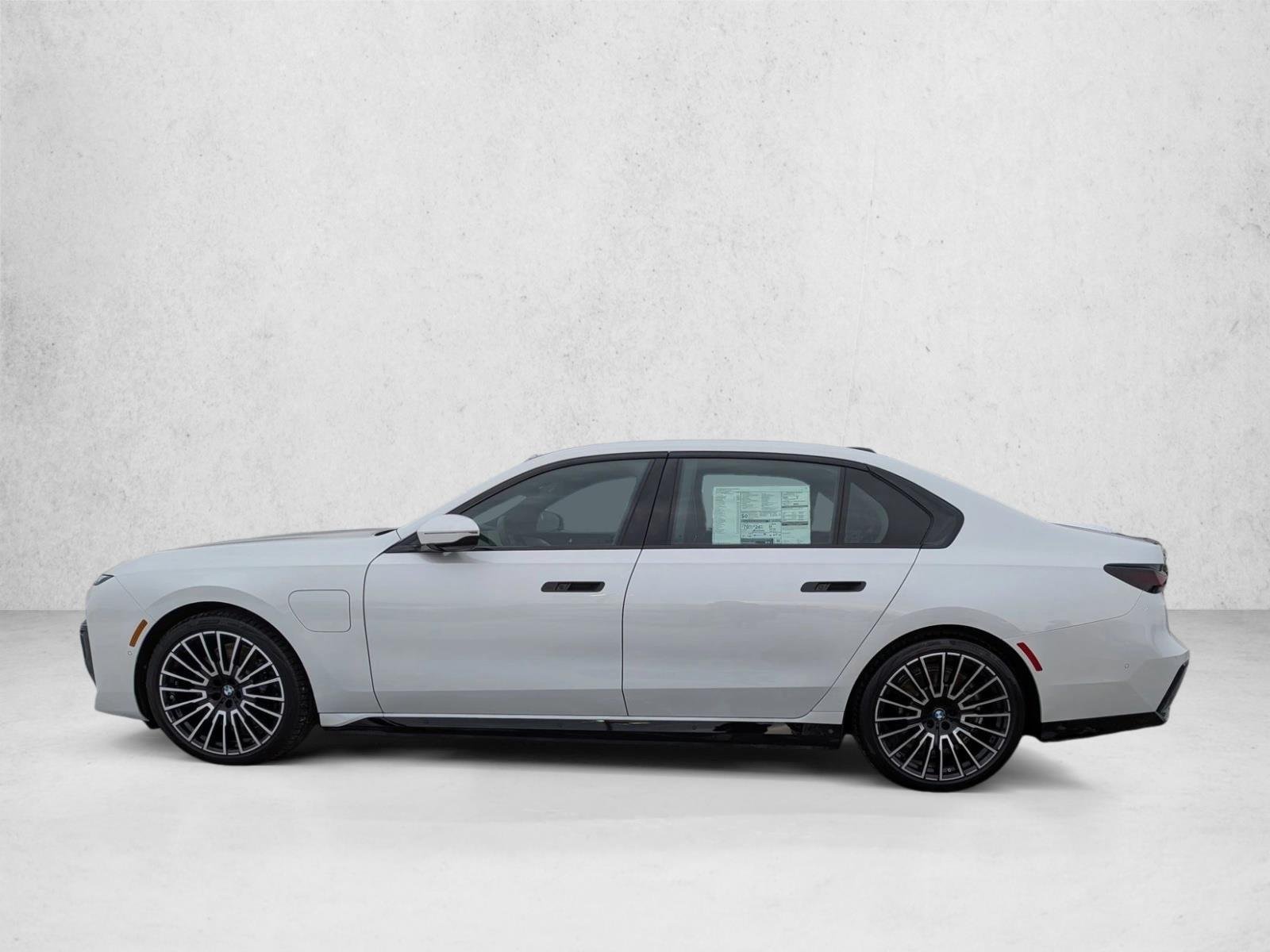 Used 2026 Mineral White Metallic BMW 750e xDrive image 5