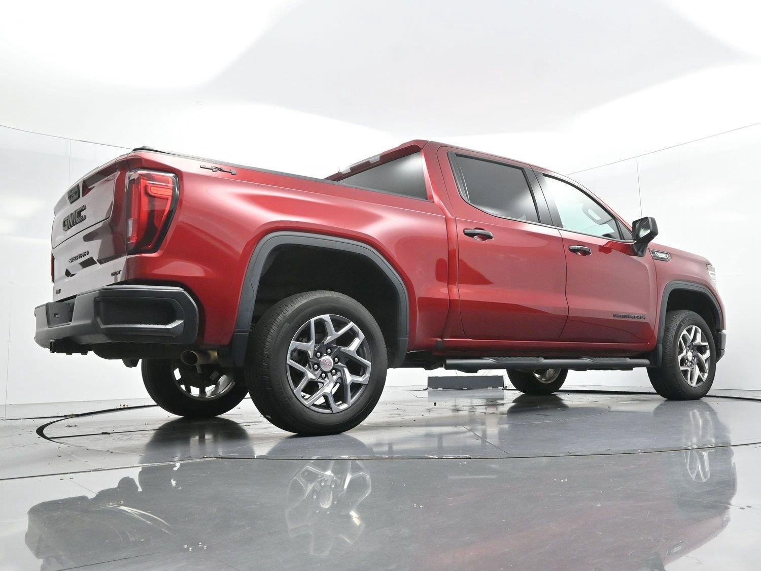 Used 2022 CAYENNE RED TINTCOAT GMC SLT image 51