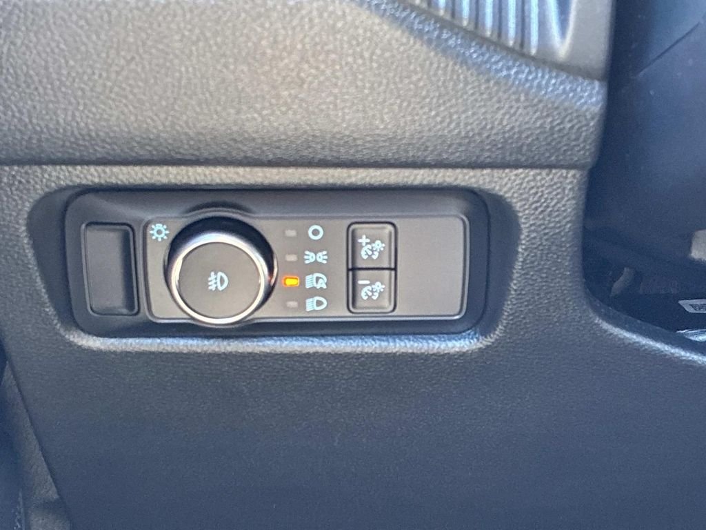 Used 2025 White Ford XL image 22