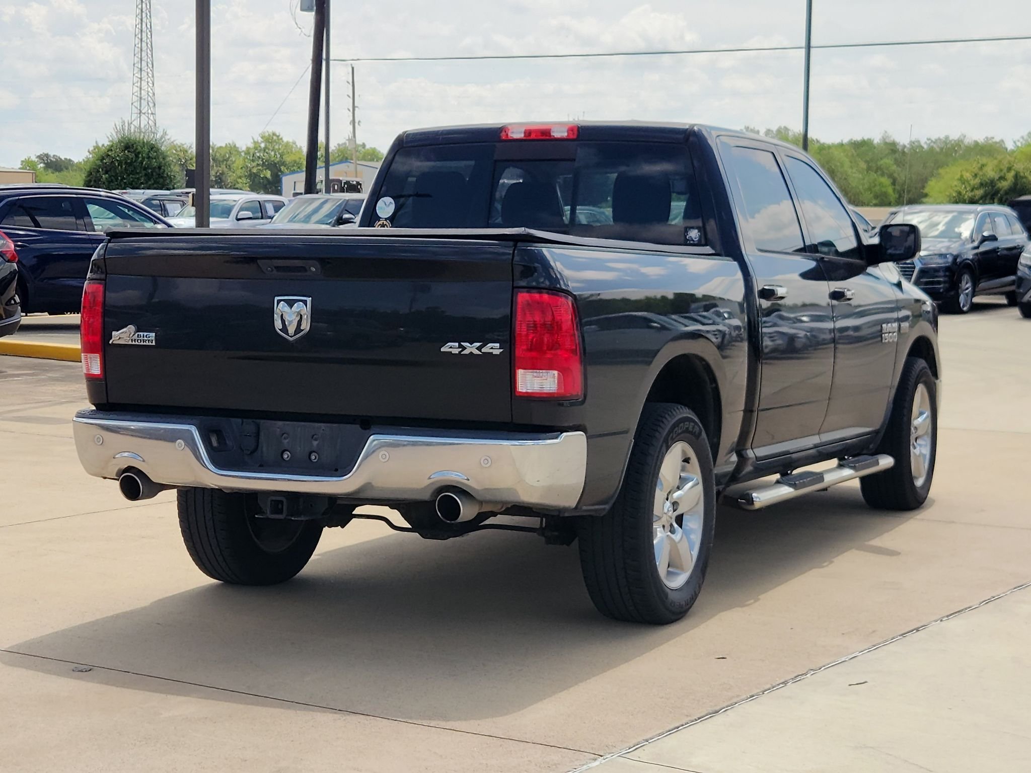 Used 2017 Brilliant Black Crystal Pearlcoat Ram Big Horn image 6