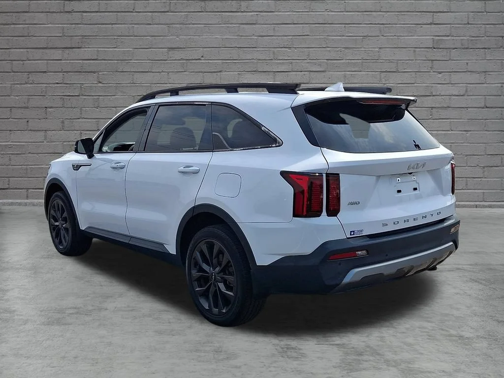 Used 2022 White Kia X-Line EX image 8