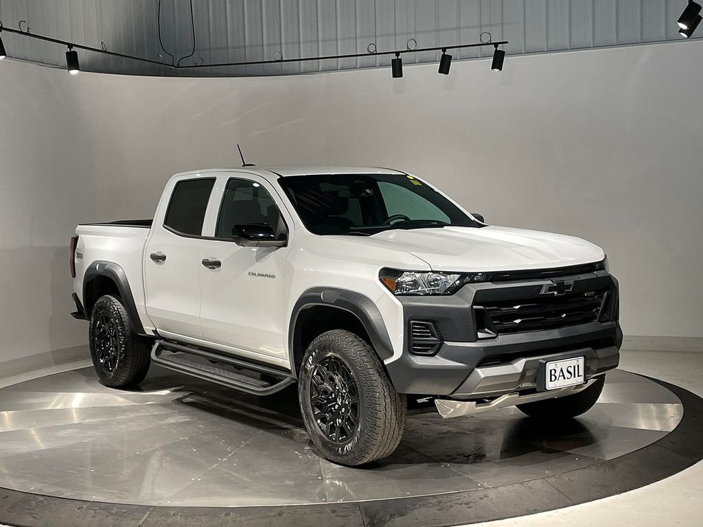 Used 2023 White Chevrolet Trail Boss image 38