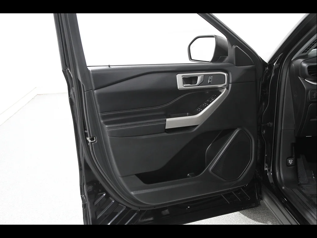 Used 2022 Agate Black Ford XLT image 4
