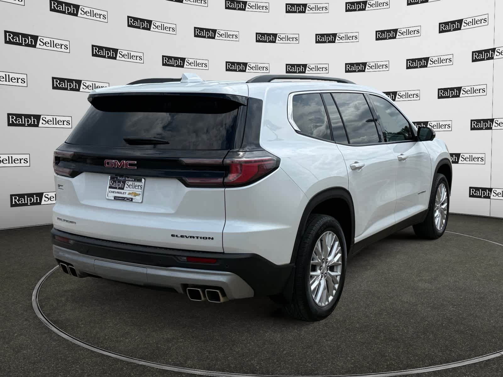 Used 2025 White Frost Tricoat GMC Elevation image 6