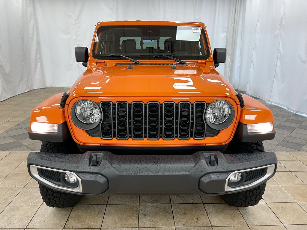 Certified Used 2025 Orange Jeep High Tide image 31