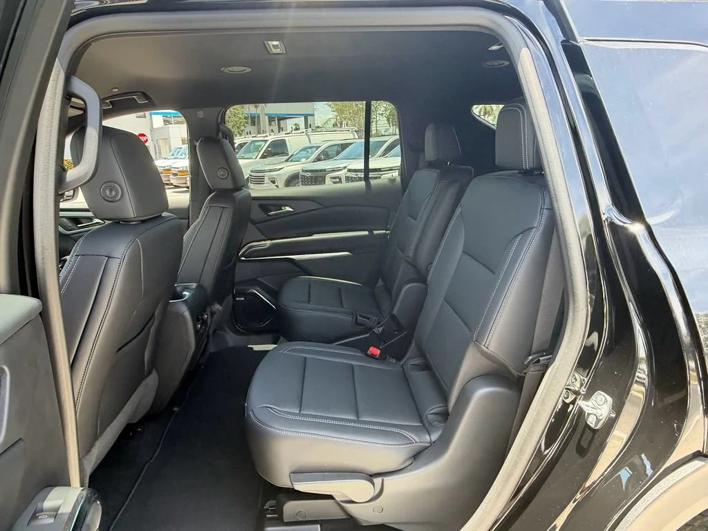 New 2026 Mosaic Black Metallic Chevrolet LT image 8
