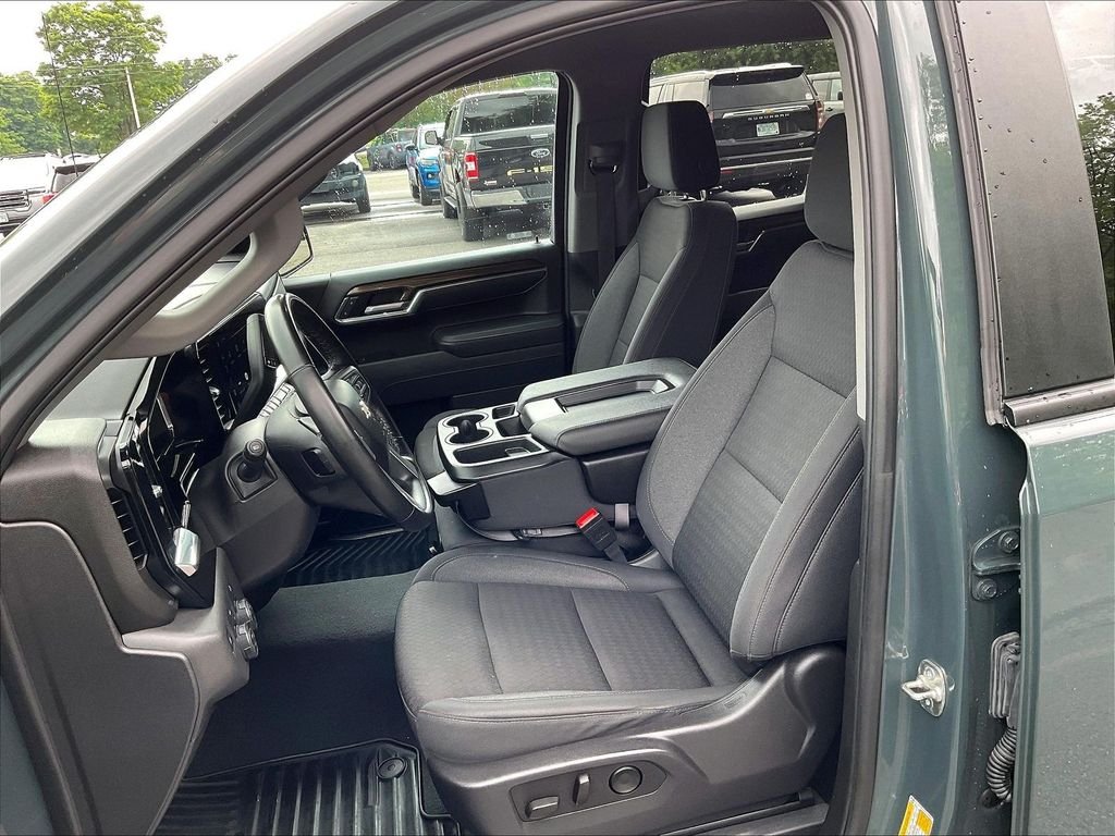 Used 2025 Gray Chevrolet LT image 10