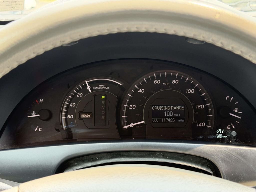 Used 2007 White Toyota Base image 11