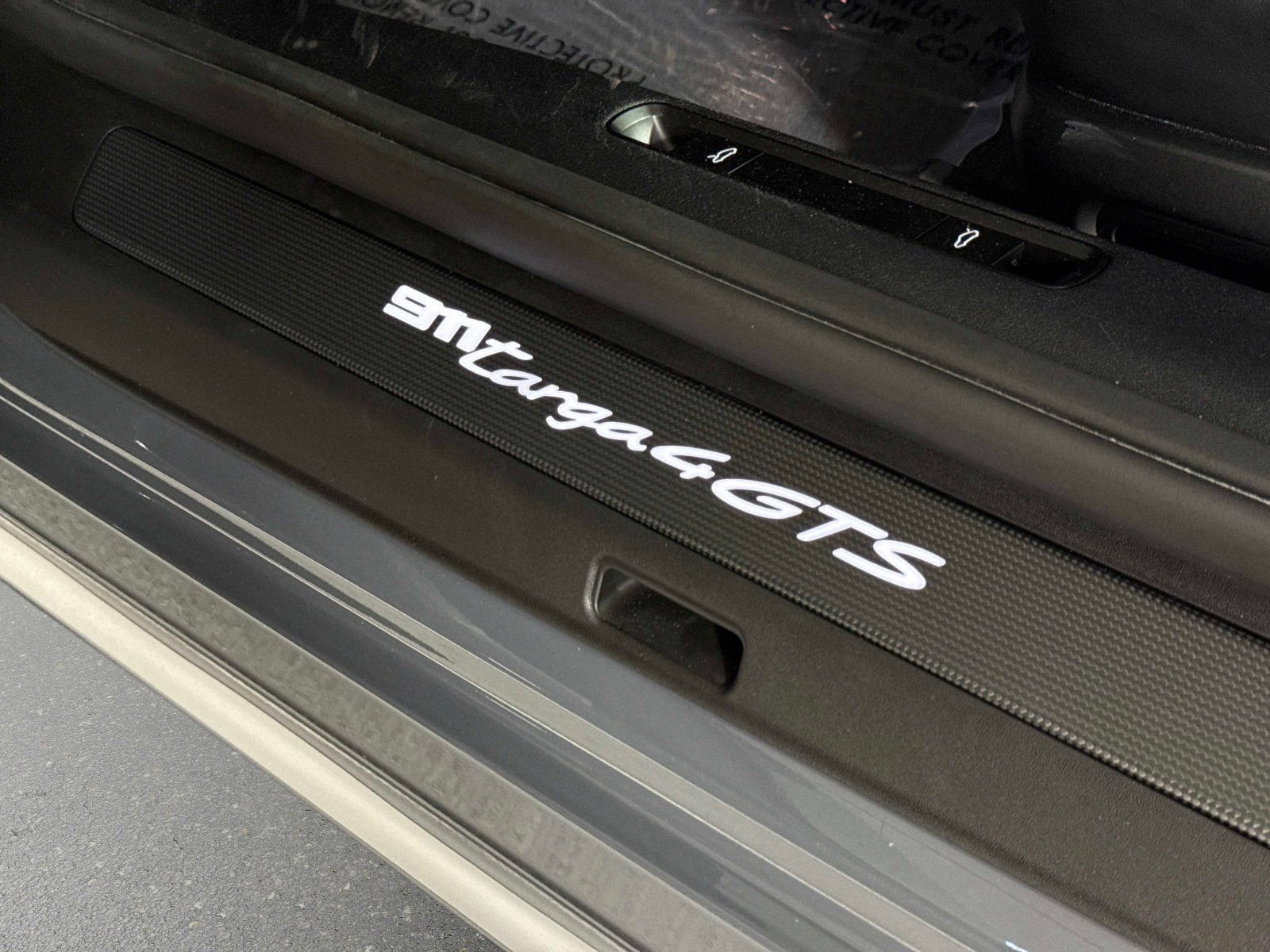Used 2025  Porsche Targa 4 GTS image 36
