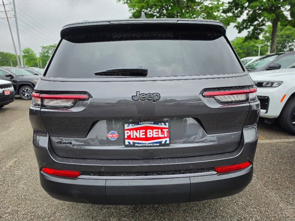 New 2026 Baltic Gray Metallic Clear-Coat Exterior Paint Jeep Altitude image 12
