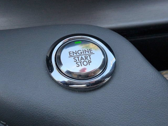 Used 2021 Black Lincoln Reserve image 35