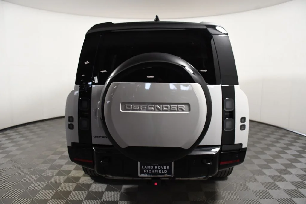 New 2026 Borasco Grey Land Rover X-Dynamic SE image 5