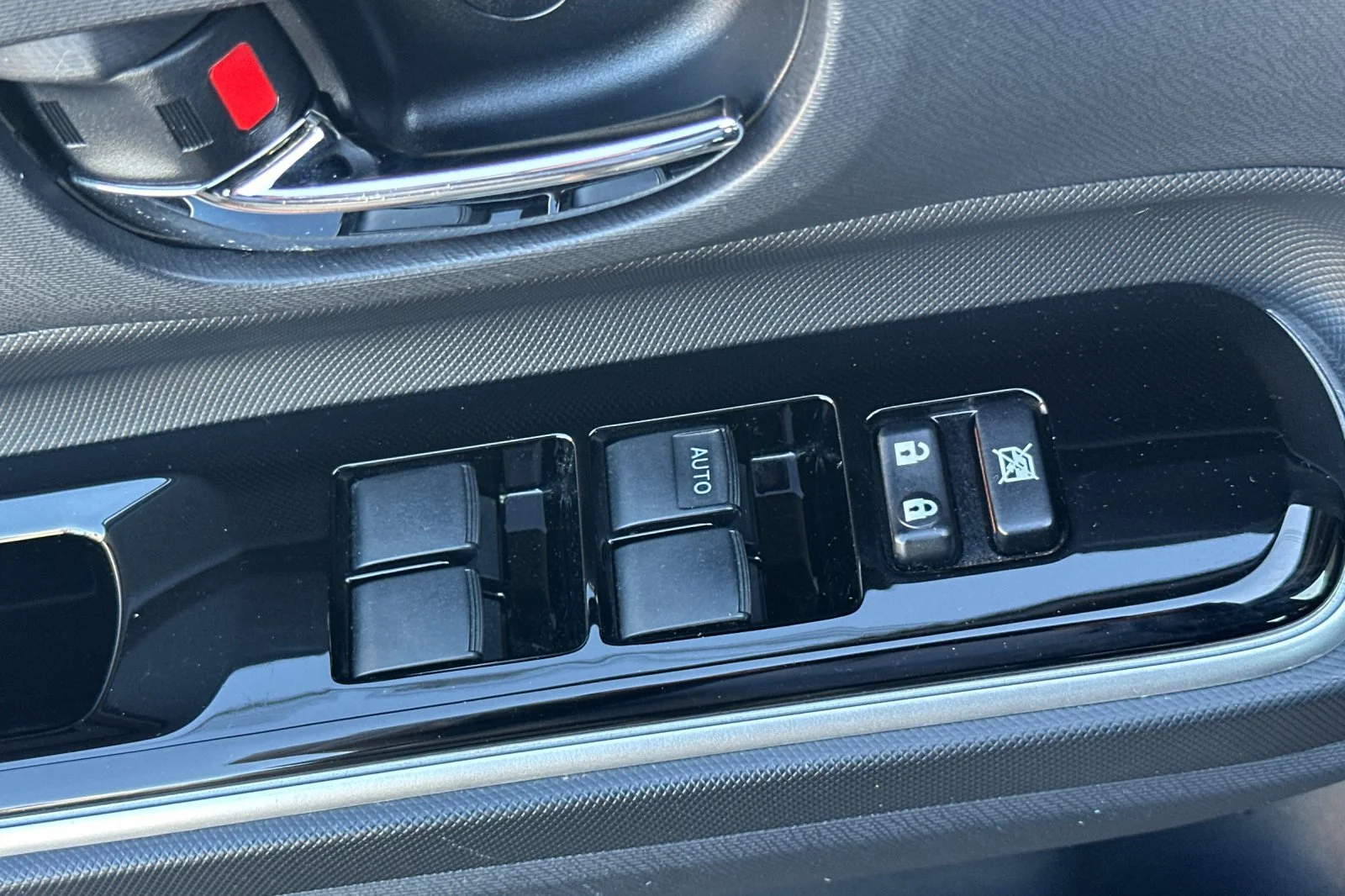 Used 2019 Gray Toyota LE image 19
