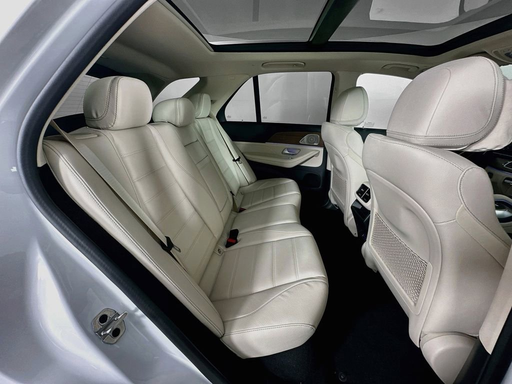 New 2026 MANUFAKTUR Moonlight White Metallic Mercedes-Benz GLE 450 image 63