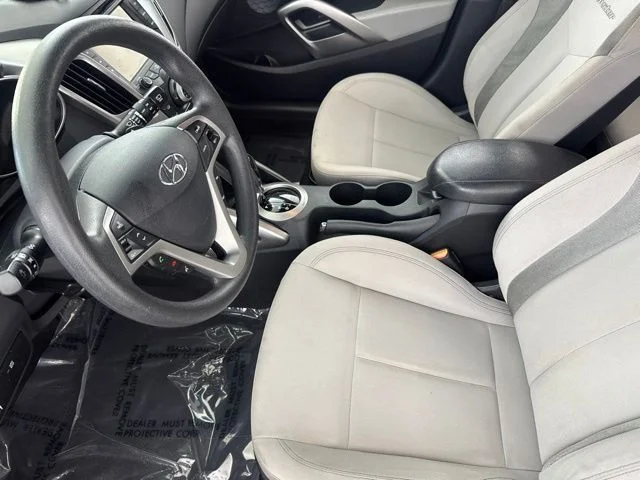 Used 2014 Red Hyundai Base image 24