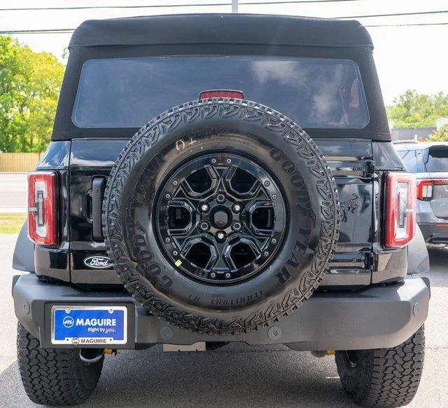 New 2026 Shadow Black Ford Outer Banks® image 6