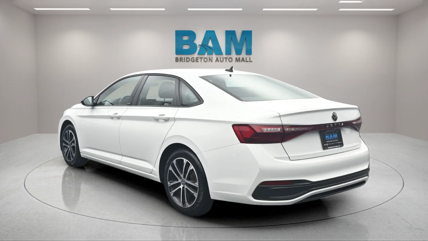 Used 2025 White Volkswagen Sport image 4