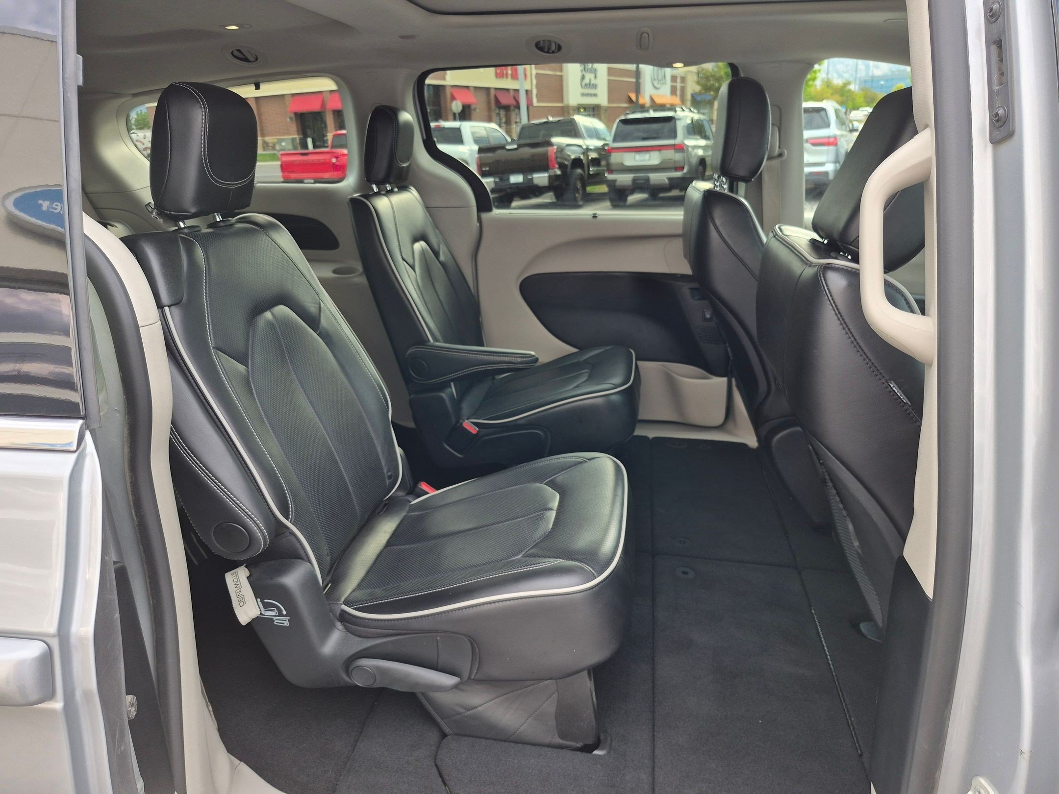 2024 Chrysler Pacifica Limited - Photo 33