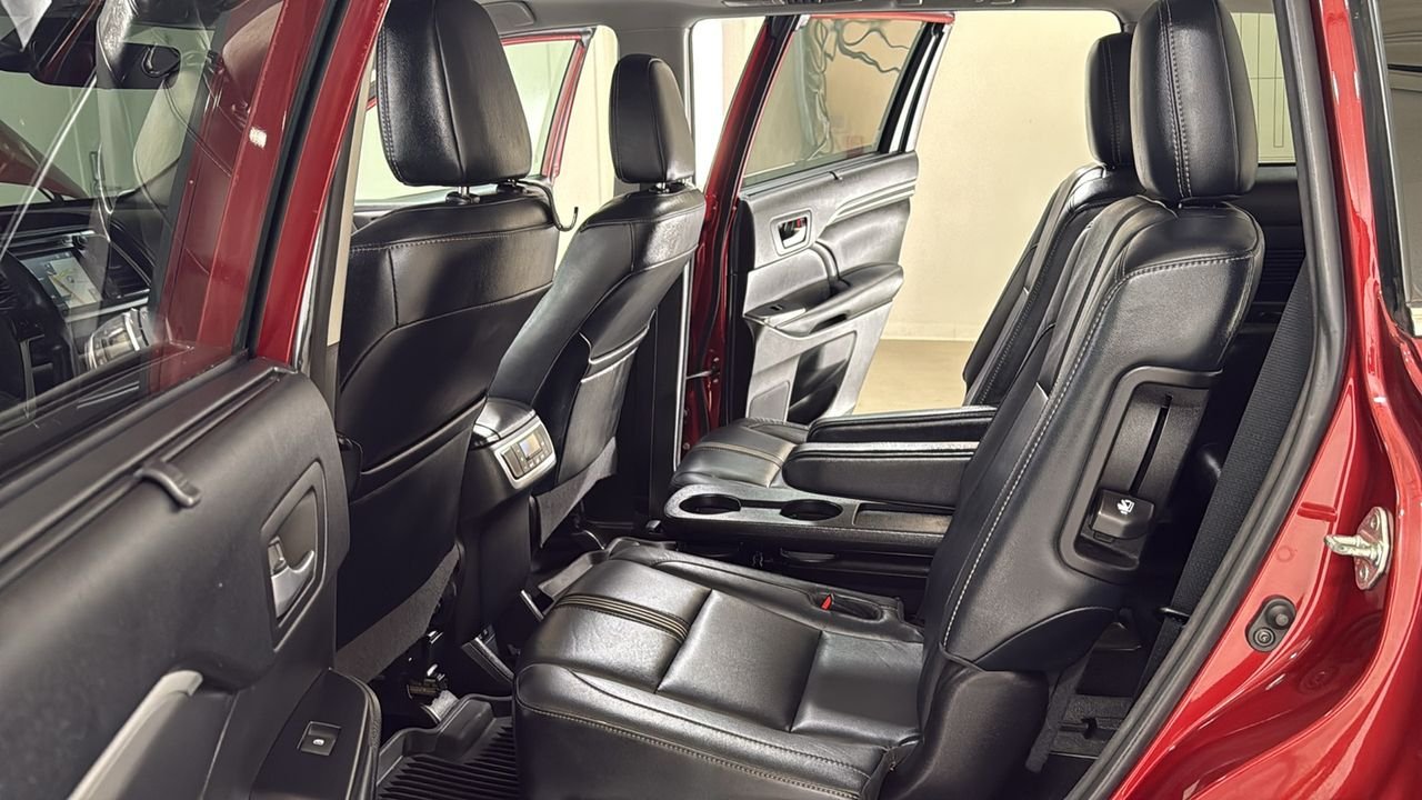Used 2018 Red Toyota SE image 15