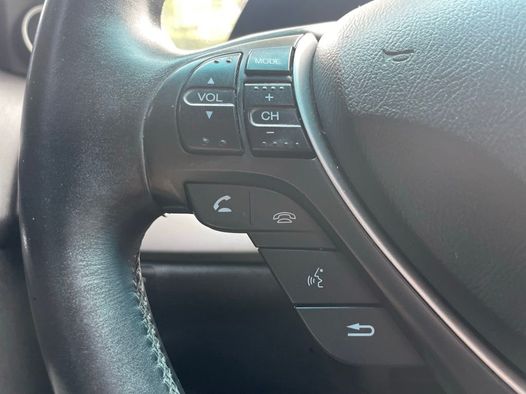 Used 2015  Acura Technology Package image 11