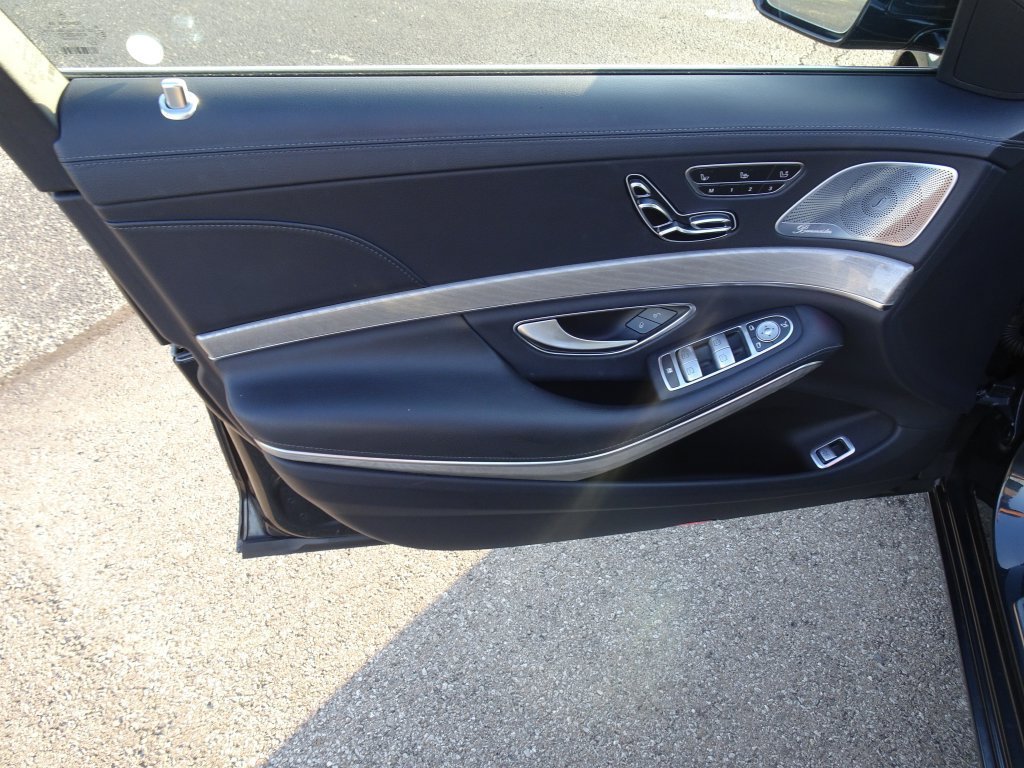 Used 2017 Black Mercedes-Benz S 550 image 9