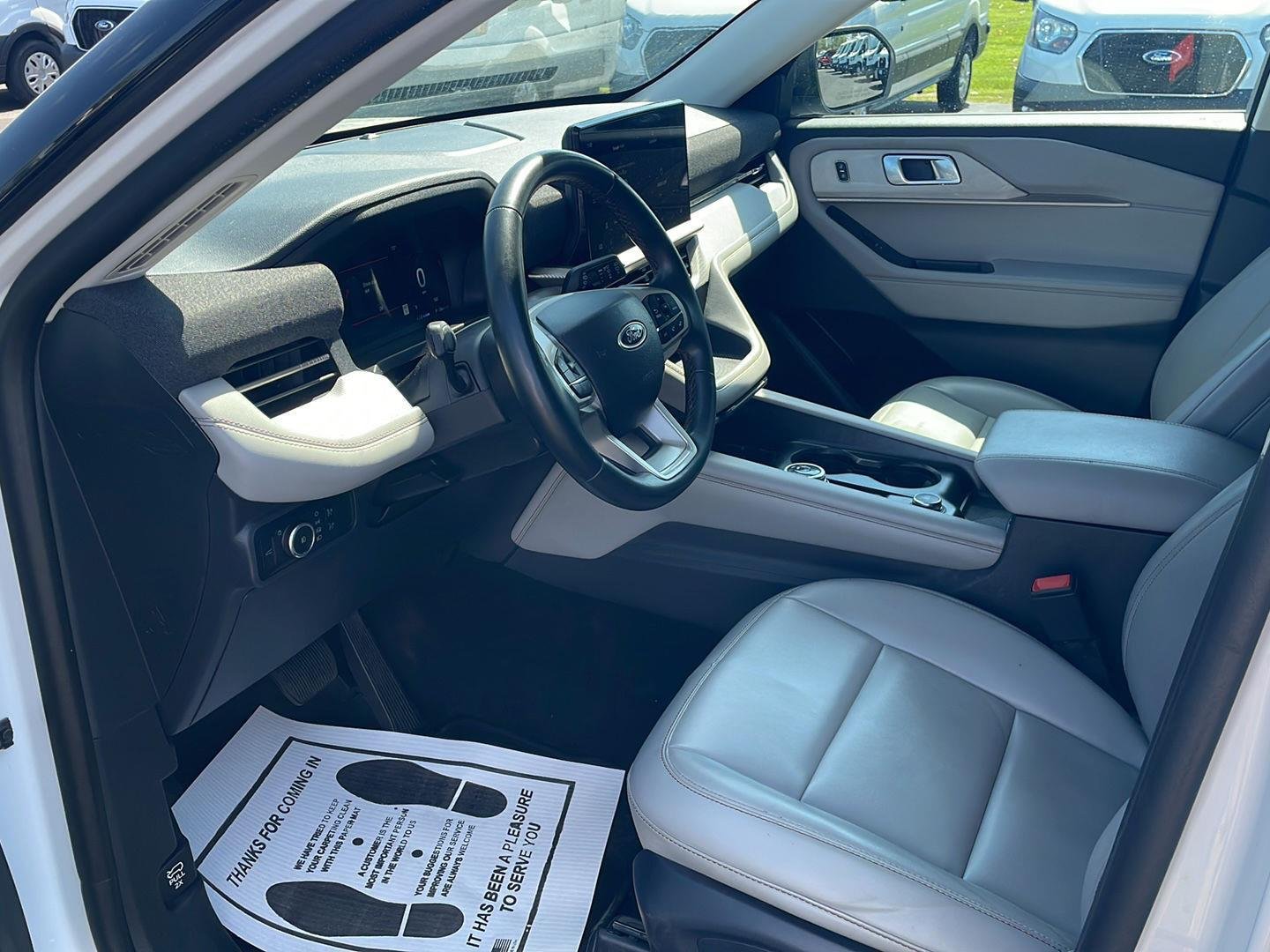 Used 2025 Star White Ford Active image 9