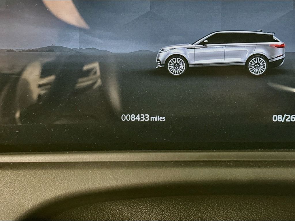 Used 2025 White Land Rover S image 13